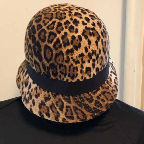 Scala Accessories - Animal print cloche hat OSFM stylish GUC
